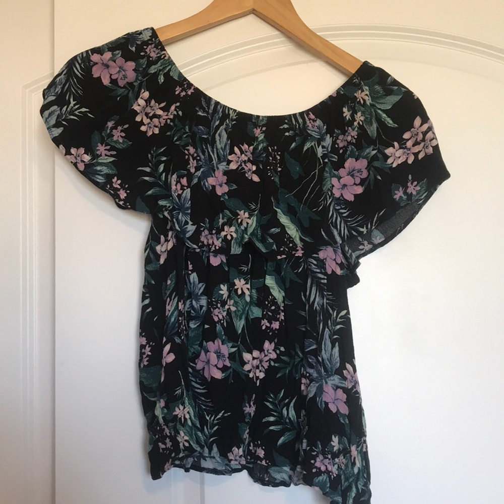 AMERICAN EAGLE OFF THE SHOULDER SHIRT